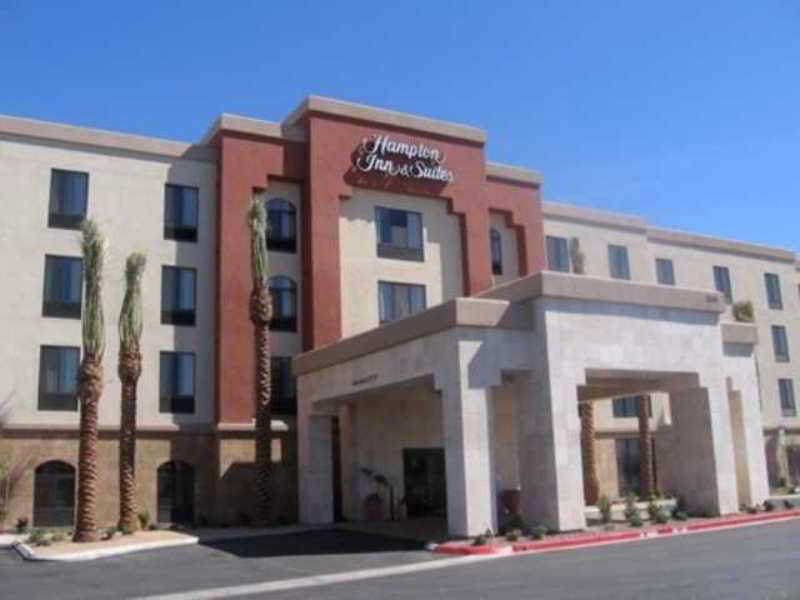 Hampton Inn & Suites Las Vegas South Exterior photo